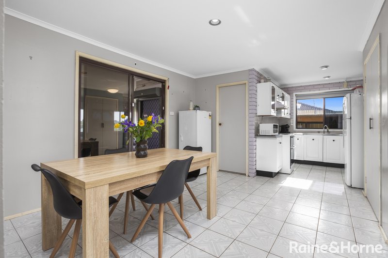 Photo - 30 Seaton Street, Maryland NSW 2287 - Image 4