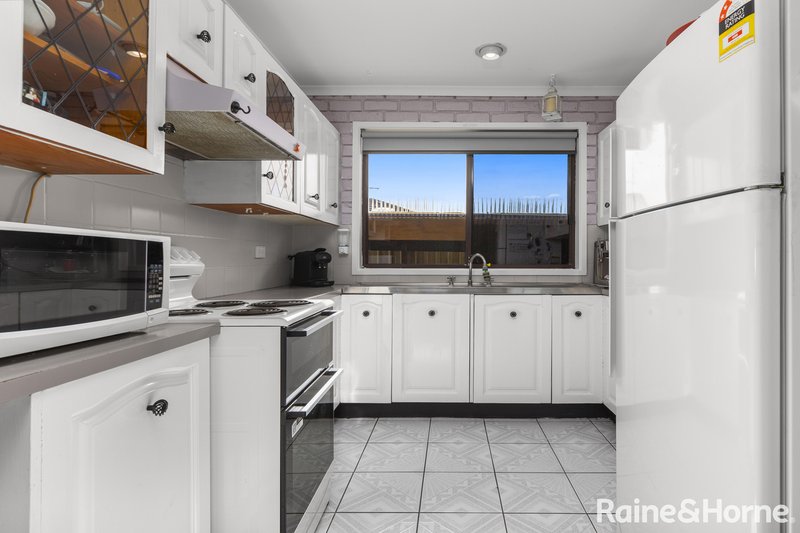 Photo - 30 Seaton Street, Maryland NSW 2287 - Image 5