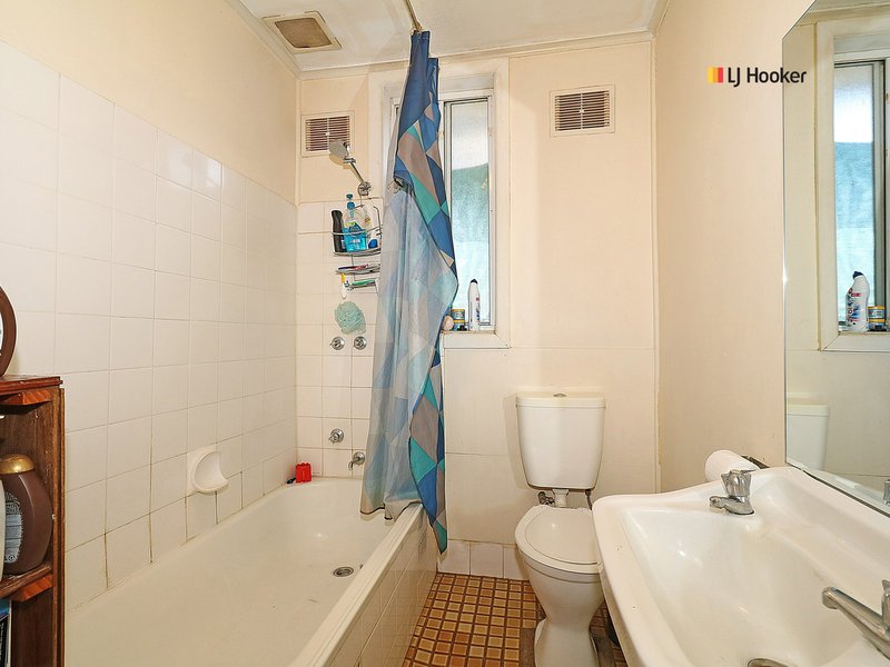 Photo - 30 Sepik Road, Ashmont NSW 2650 - Image 8