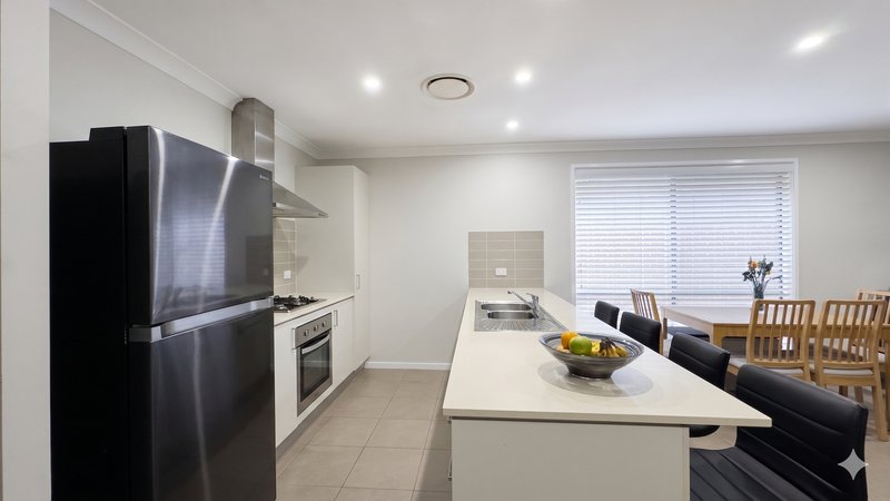 Photo - 30 Shellbourne Place, Cranebrook NSW 2749 - Image 3