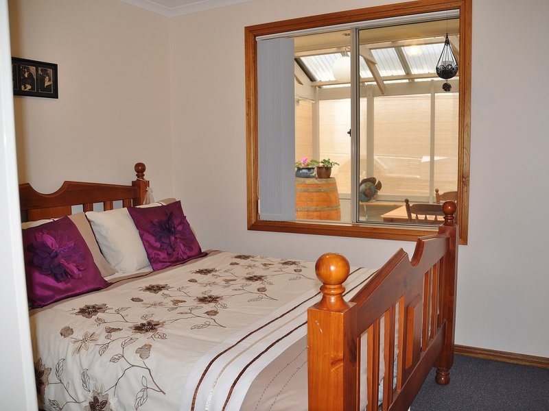 Photo - 30 Sinclair St , Hayborough SA 5211 - Image 10