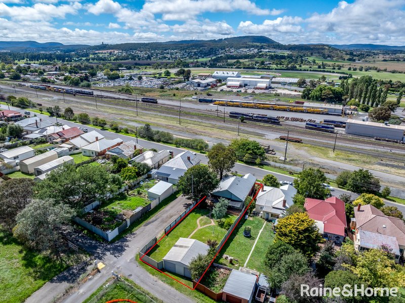 Photo - 30 Sloane Street, Goulburn NSW 2580 - Image 2