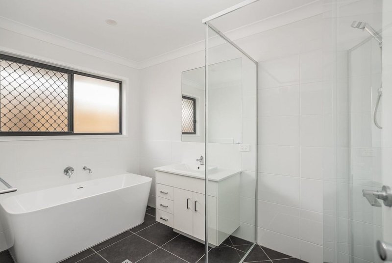 Photo - 30 Somerville Circuit, Park Ridge QLD 4125 - Image 3