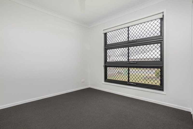 Photo - 30 Somerville Circuit, Park Ridge QLD 4125 - Image 9
