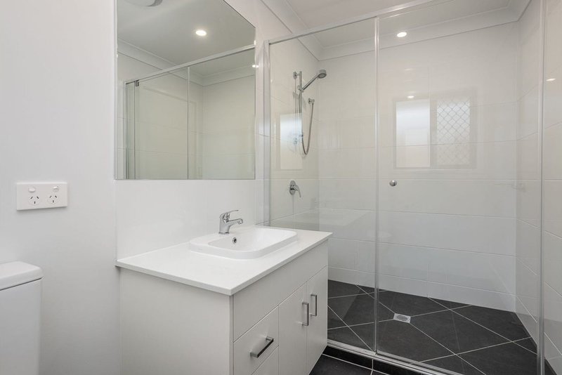 Photo - 30 Somerville Circuit, Park Ridge QLD 4125 - Image 10