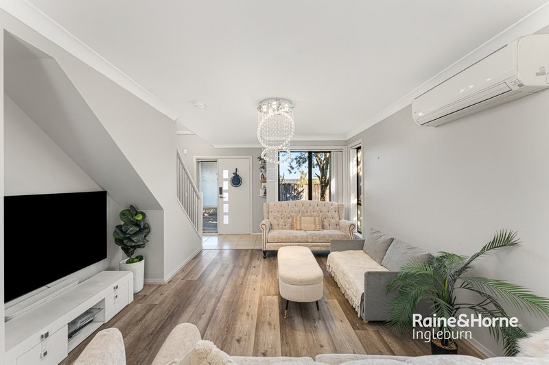 Photo - 30 Sovereign Circuit, Glenfield NSW 2167 - Image 2
