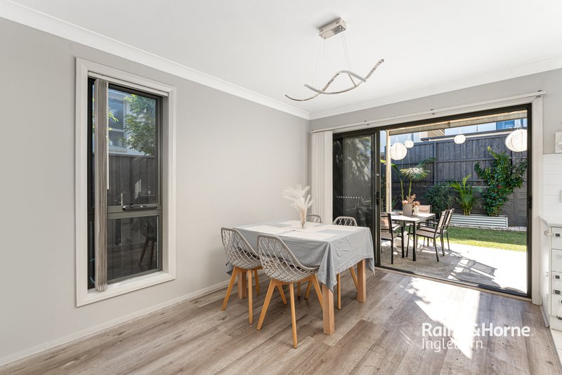 Photo - 30 Sovereign Circuit, Glenfield NSW 2167 - Image 3