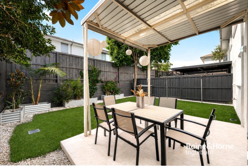 Photo - 30 Sovereign Circuit, Glenfield NSW 2167 - Image 6