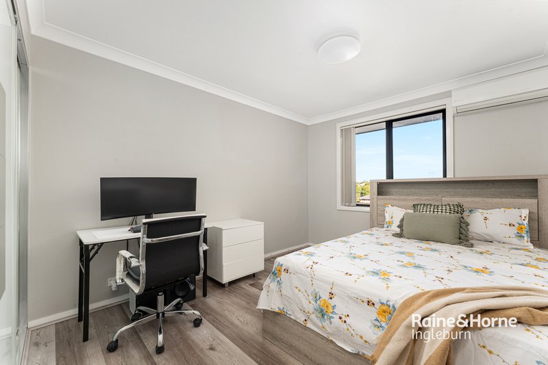 Photo - 30 Sovereign Circuit, Glenfield NSW 2167 - Image 9