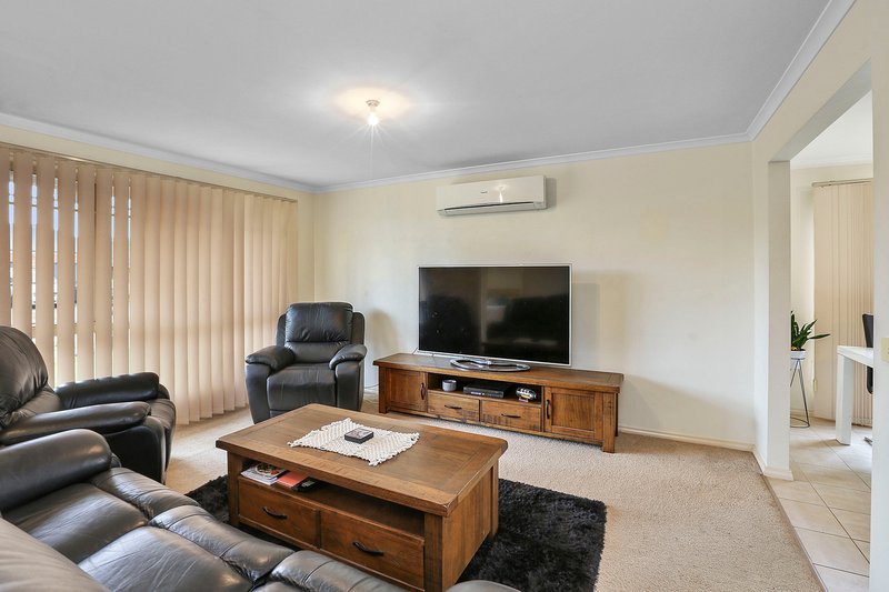 Photo - 30 Sparrow Court, Lara VIC 3212 - Image 3