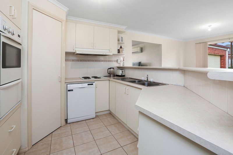 Photo - 30 Sparrow Court, Lara VIC 3212 - Image 6