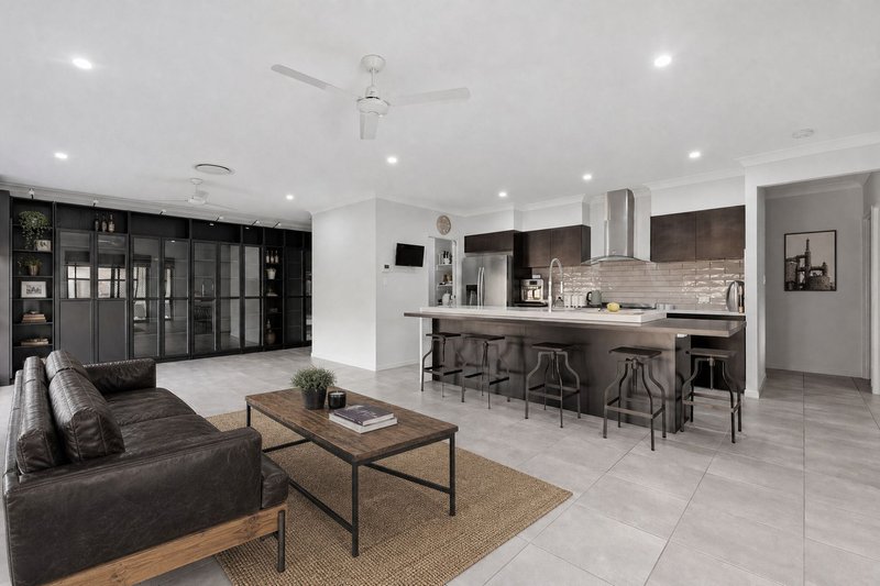 Photo - 30 Speedwell Street, Caboolture QLD 4510 - Image 9