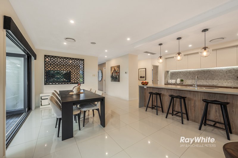 Photo - 30 Spinnaker Boulevard, Newport QLD 4020 - Image 7