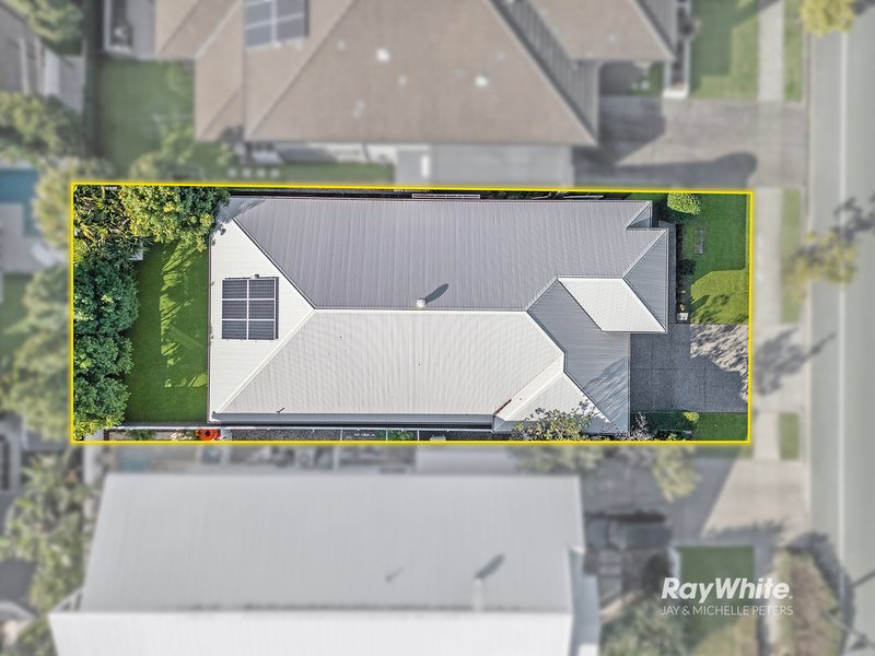 Photo - 30 Spinnaker Boulevard, Newport QLD 4020 - Image 32