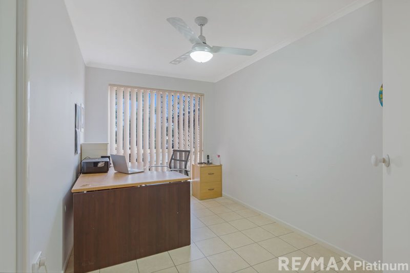 Photo - 30 Springbrook Place, Narangba QLD 4504 - Image 15