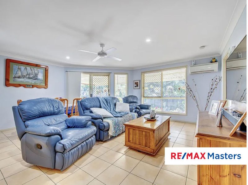 Photo - 30 Standford Place, Regents Park QLD 4118 - Image 2