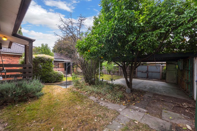 Photo - 30 Station Road, Rosanna VIC 3084 - Image 14