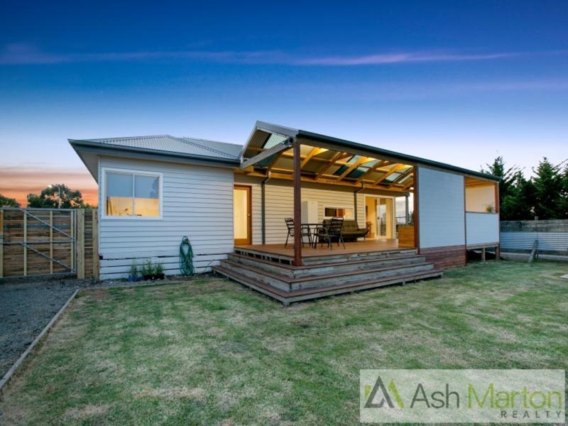 Photo - 30 Station Street, Lang Lang VIC 3984 - Image 2