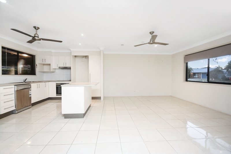 Photo - 30 Stephanie Drive, Morayfield QLD 4506 - Image 4