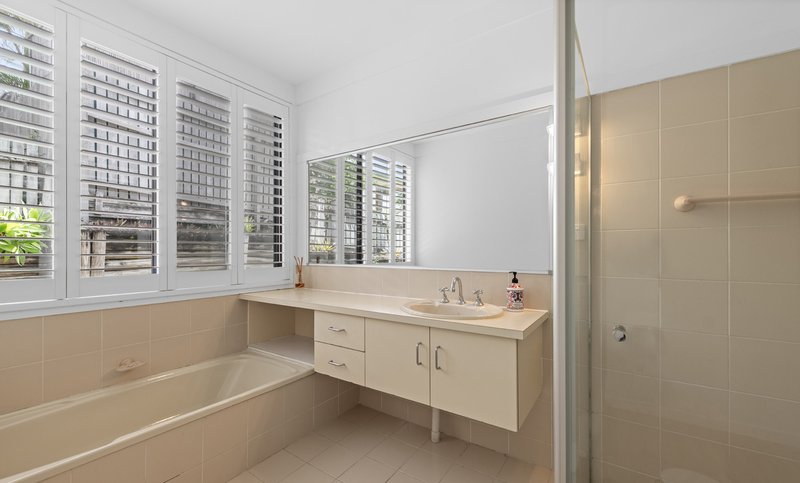 Photo - 30 Steptoe Street, Chapel Hill QLD 4069 - Image 15