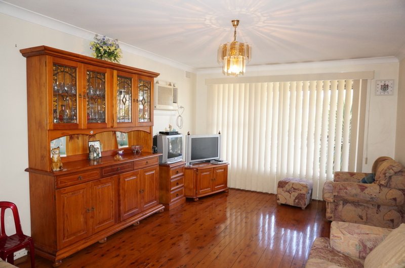 Photo - 30 Stonehaven Parade, Cabramatta NSW 2166 - Image 3