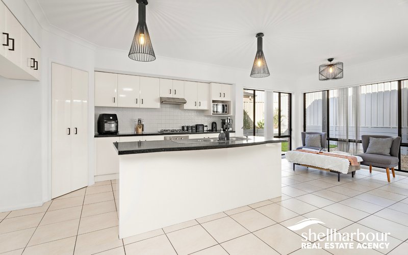 Photo - 30 Stradbroke Avenue, Shell Cove NSW 2529 - Image 4