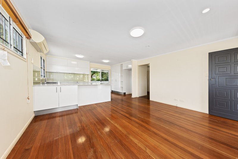 Photo - 30 Sunbury Street, Geebung QLD 4034 - Image 5