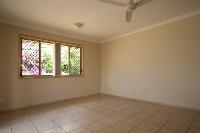 Photo - 30 Sunningdale Street, Oxley QLD 4075 - Image 5