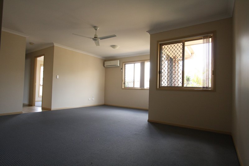 Photo - 30 Sunningdale Street, Oxley QLD 4075 - Image 9