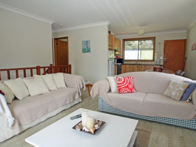 Photo - 30 Surfway Avenue, Berrara NSW 2540 - Image 2