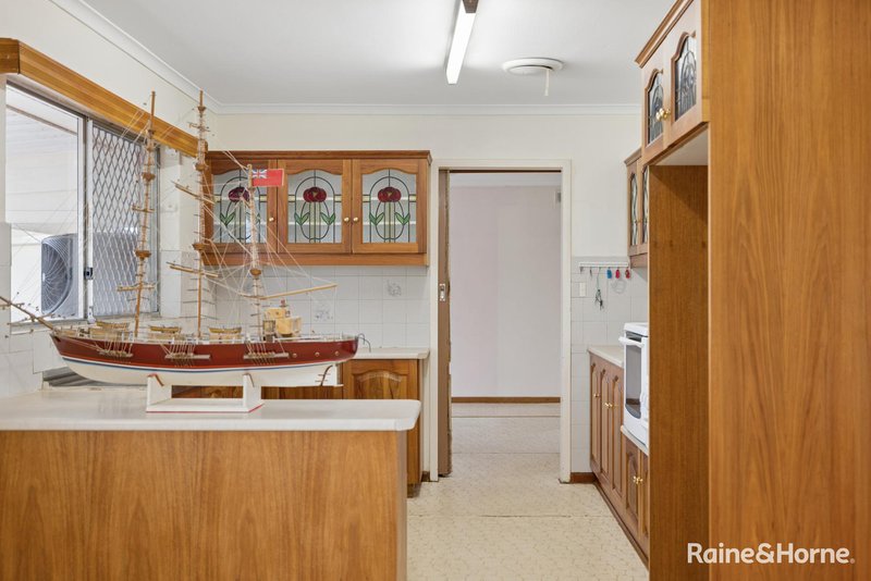 Photo - 30 Surrey Parade, Morphett Vale SA 5162 - Image 3