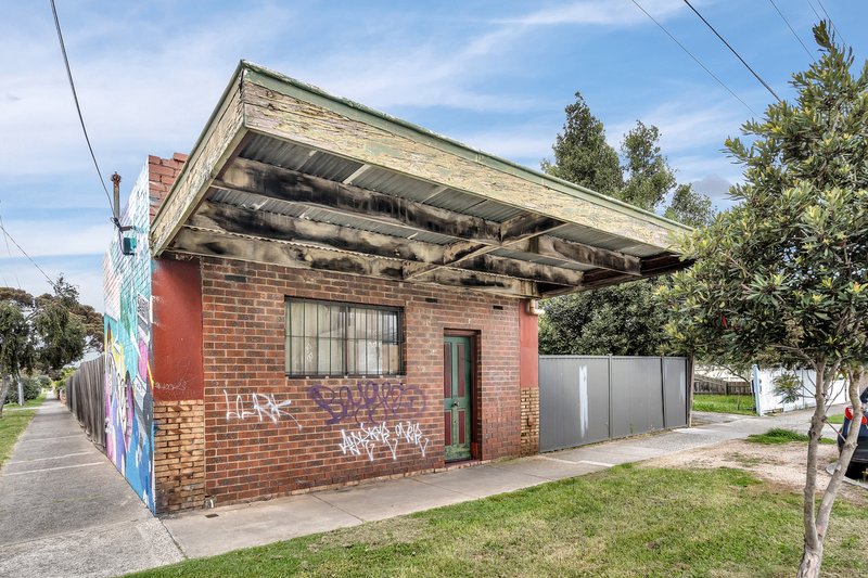 Photo - 30 Sussex Street, Pascoe Vale South VIC 3044 - Image 5