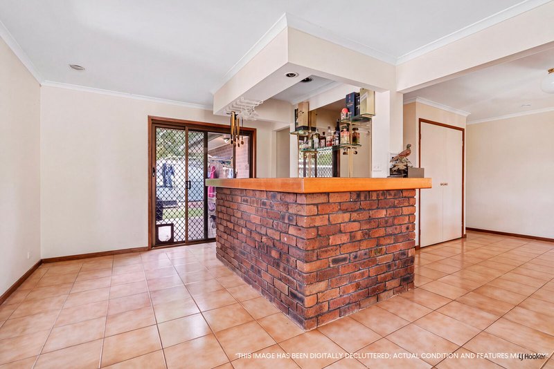 Photo - 30 Swanbourne Way, Elanora QLD 4221 - Image 2