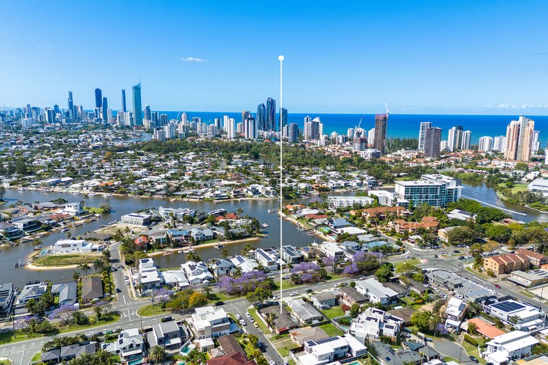 Photo - 30 T E Peters Drive, Broadbeach Waters QLD 4218 - Image 12