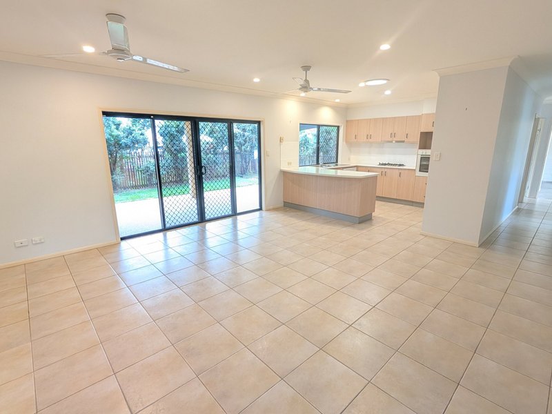 Photo - 30 Taringa Street, Brinsmead QLD 4870 - Image 4