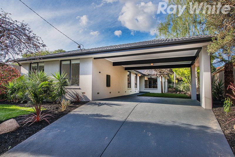 Photo - 30 Tarwin Drive, Croydon Hills VIC 3136 - Image 2
