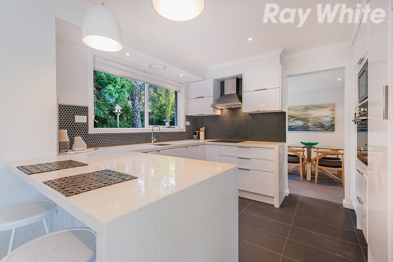 Photo - 30 Tarwin Drive, Croydon Hills VIC 3136 - Image 3
