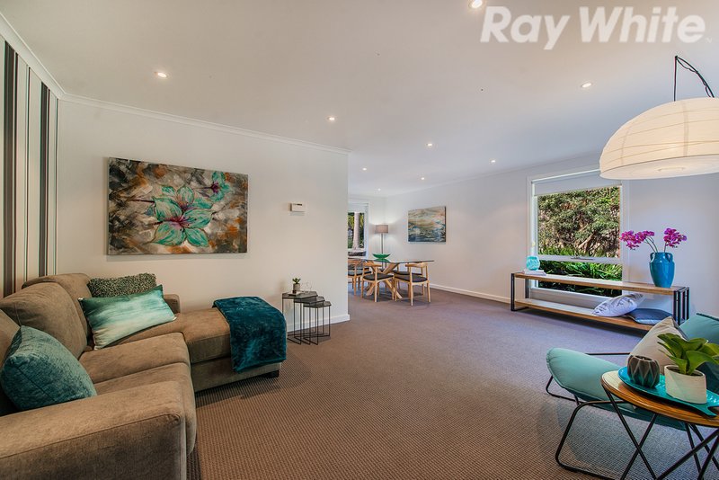 Photo - 30 Tarwin Drive, Croydon Hills VIC 3136 - Image 5