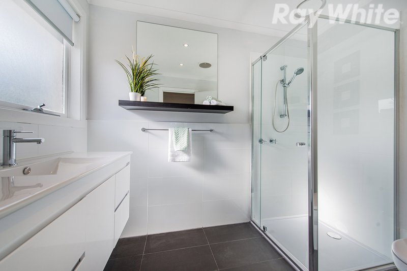 Photo - 30 Tarwin Drive, Croydon Hills VIC 3136 - Image 13