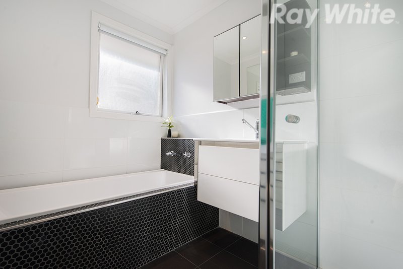 Photo - 30 Tarwin Drive, Croydon Hills VIC 3136 - Image 14