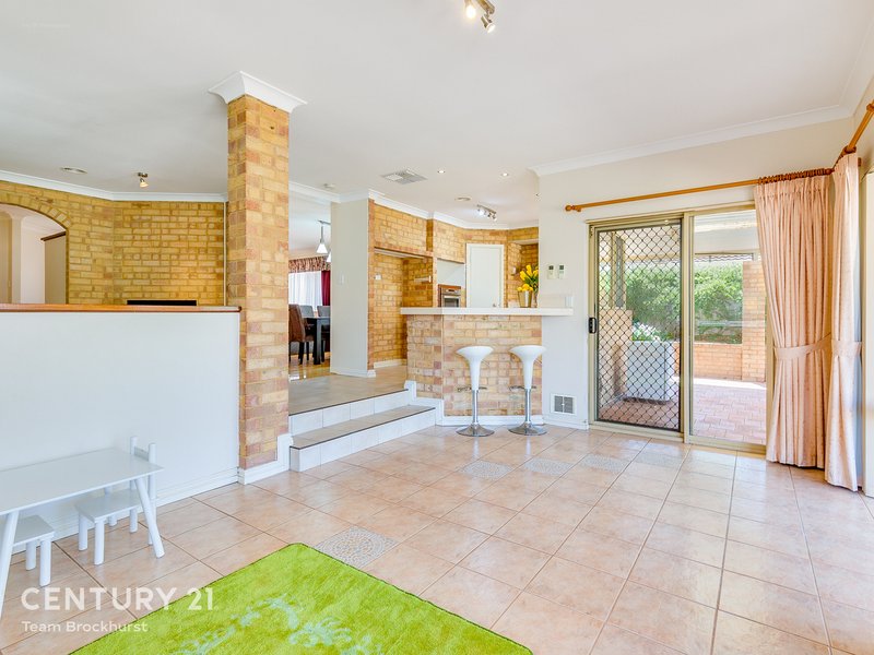 Photo - 30 Tea Tree Way, Thornlie WA 6108 - Image 9