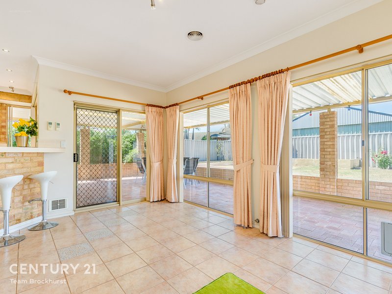 Photo - 30 Tea Tree Way, Thornlie WA 6108 - Image 11