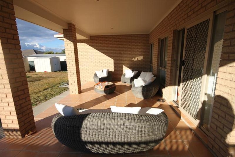 Photo - 30 The Heights, Tamworth NSW 2340 - Image 8