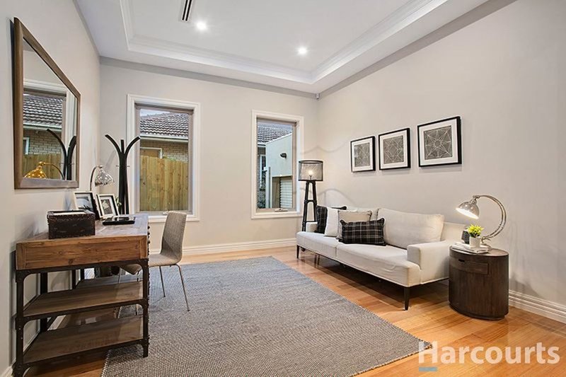 Photo - 30 Tobias Avenue, Glen Waverley VIC 3150 - Image 5