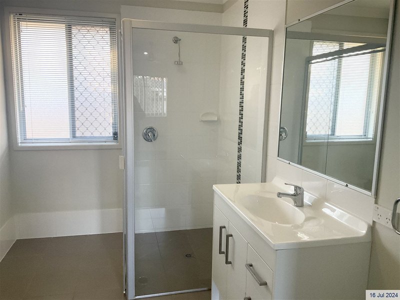 Photo - 30 Trump Circuit, North Lakes QLD 4509 - Image 10