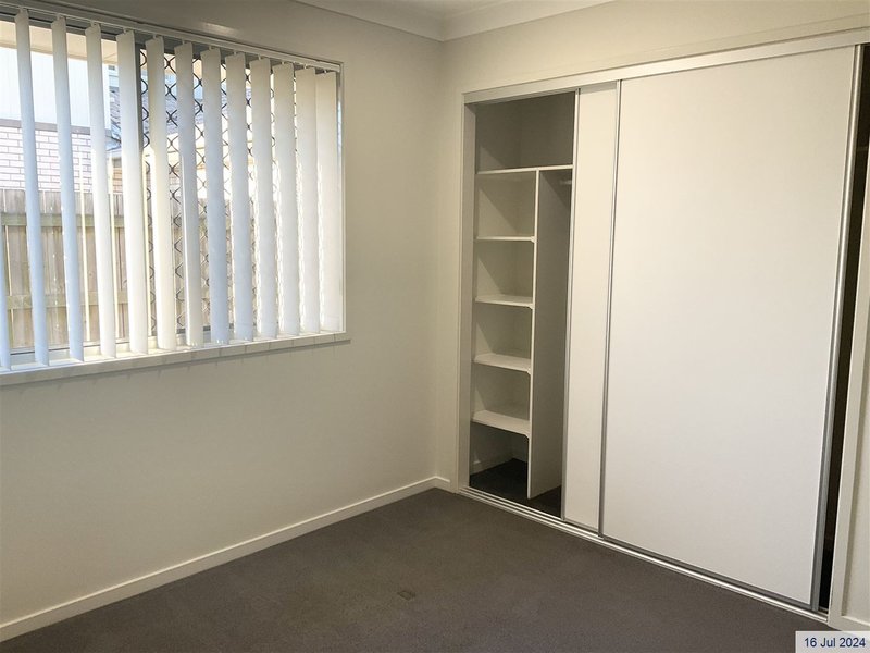 Photo - 30 Trump Circuit, North Lakes QLD 4509 - Image 13