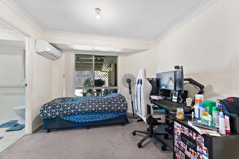 Photo - 30 Tuberose Place, Calamvale QLD 4116 - Image 11