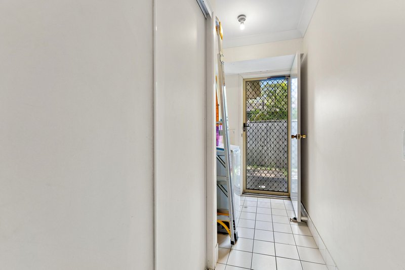 Photo - 30 Tuberose Place, Calamvale QLD 4116 - Image 21