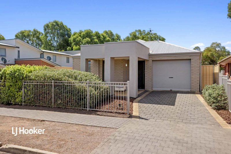 Photo - 30 Tudor Crescent, Smithfield Plains SA 5114 - Image 2