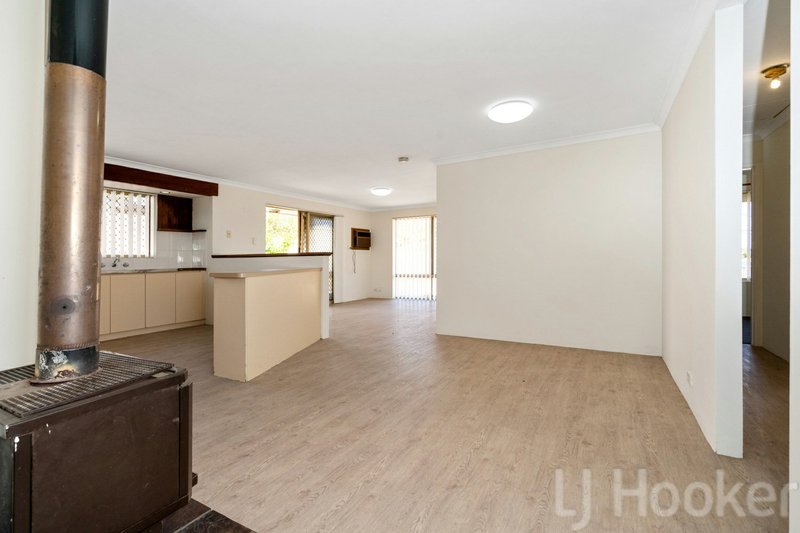 Photo - 30 Tunnicliffe Street, Parmelia WA 6167 - Image 7